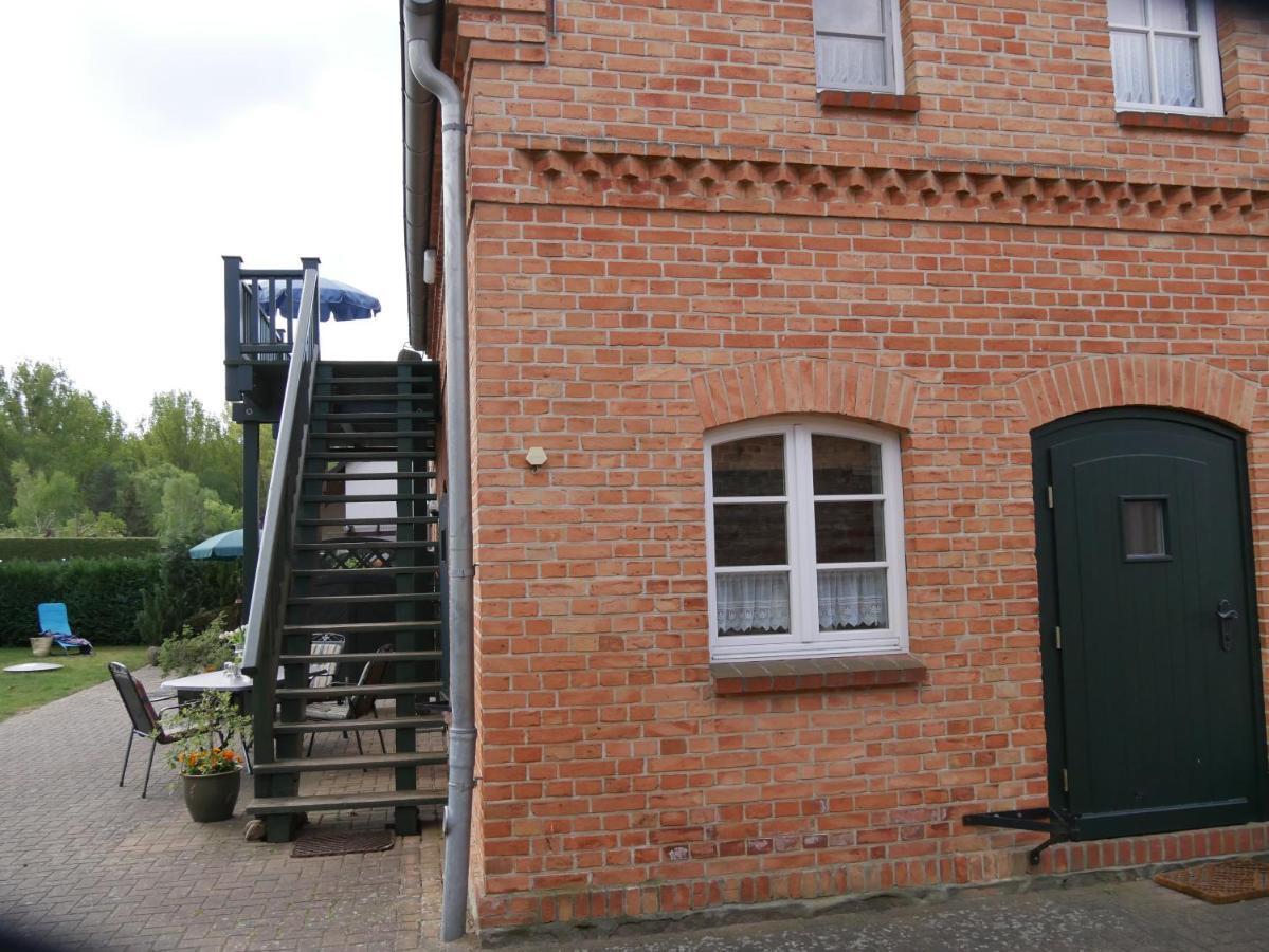 Lindenhof, Wohnung 1, Giebel Vipperow Exterior photo